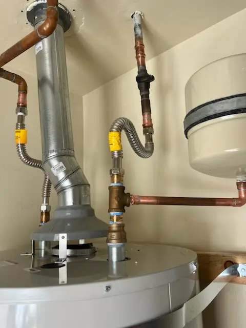 Water heater installation and plumbing repair in Magnolia Park